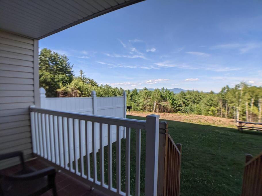 Cute Cedar Lodge Studio With Balcony & Lake Views! Laconia Esterno foto