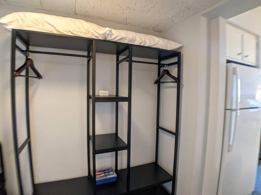 Cute Cedar Lodge Studio With Balcony & Lake Views! Laconia Esterno foto
